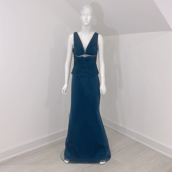 Bella Bridesmaid size tag size 16, street 10  teal iridescent chiffon- 3 pieces - Picture 2 of 9